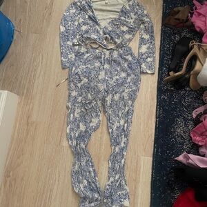 American Apparel Blue and Cream Floral set